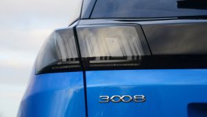 New Peugeot 3008 facelift 2020 rear light