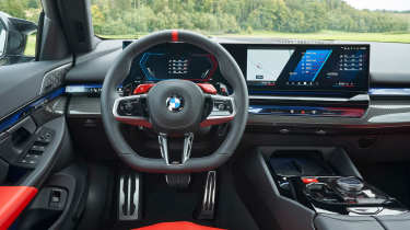 BMW M5 - cabin