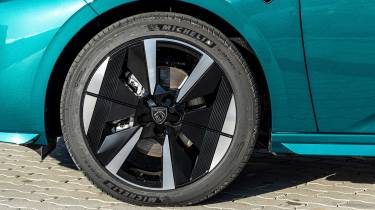 Peugeot E-308 facelift - wheel