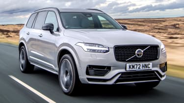 Volvo XC90 Recharge - front tracking