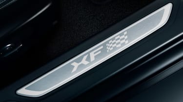 Jaguar XF Chequered Flag - sill