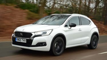 DS 4 Crossback group test - front tracking