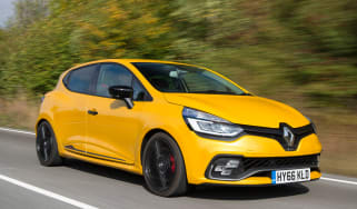 Renault Clio RS 220 Trophy - front action
