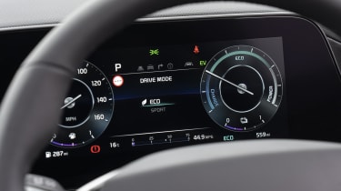 Kia Niro Hybrid - digital driver&#039;s display