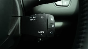 MG GS vs rivals - Renault Kadjar radio controls