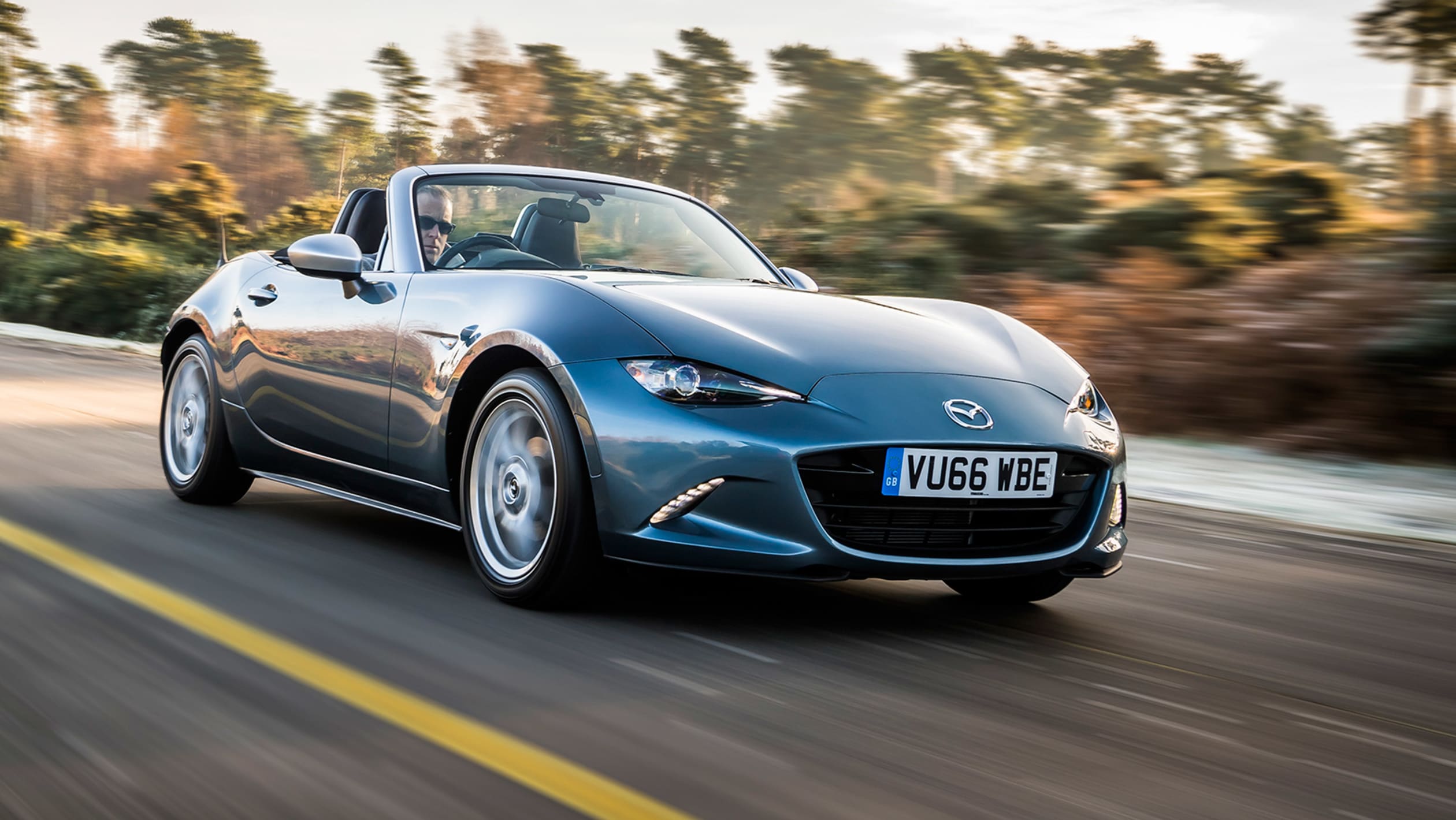 Mazda reveals MX-5 Arctic special edition for 2017 - pictures | Auto ...