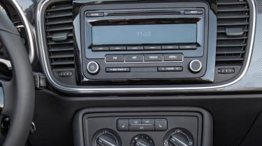 Volkswagen Beetle Cabriolet centre console