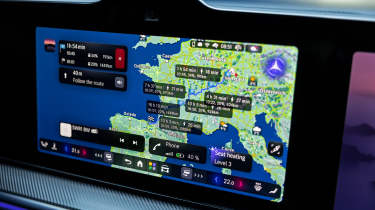 Mercedes VLE - screen