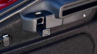 Skoda Superb hatch - boot hook