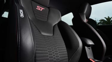 Ford Fiesta ST200 - front seats