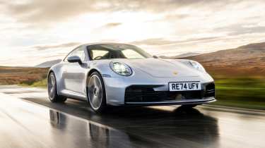 Porsche 911 GTS - front tracking