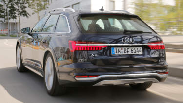 Audi A6 Allroad - rear action
