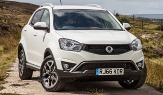 SsangYong Korando LE - front quarter