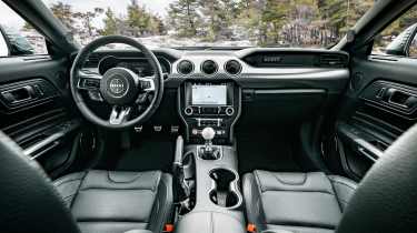 Ford Mustang Bullitt - interior
