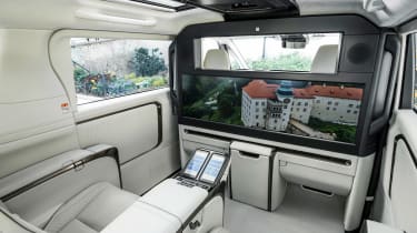 Lexus LM - rear cabin