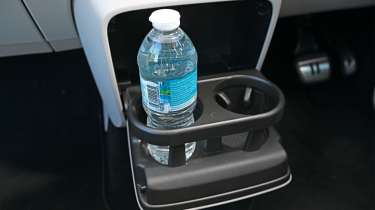 VW ID. Buzz LWB - cup holder