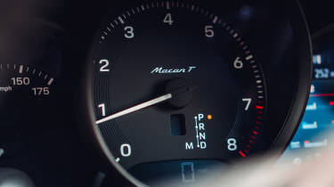 Porsche Macan T - tachometer/rev counter