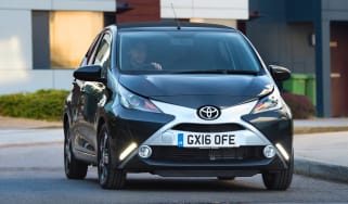 Toyota Aygo x-clusiv - front