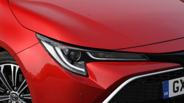 Toyota Corolla Touring Sports - front light