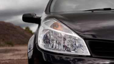 Renault Clio III: First cornering lights on a supermini