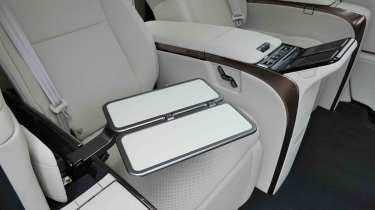 Lexus LM - fold out table