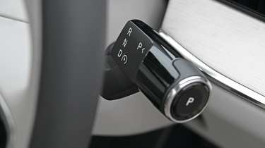 Volvo ES90 - drive selector