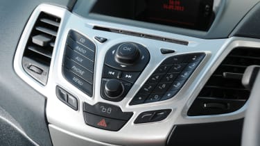 Ford Fiesta Centura 1.25 centre console