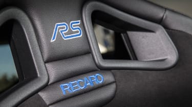 Ford Focus RS 2016 - seats badge