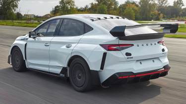 Skoda Enyaq RS Race - rear tracking