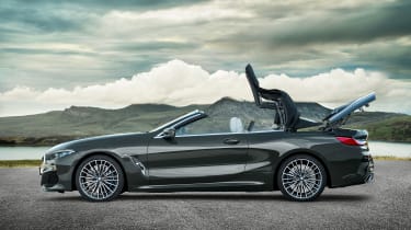 BMW 8 Series Convertible - roof closing
