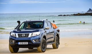 Nissan Navara AT32 truck – header