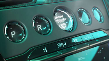Aston Martin DBS 770 Ultimate - centre console