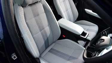 Renault Scenic vs Hyundai Ioniq 5 - Renault Scenic front seats 