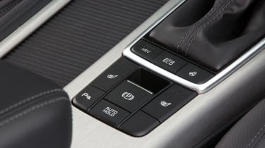 Kia Optima Sportswagon PHEV - hybrid button