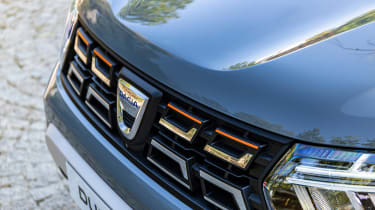 Dacia Duster Extreme SE - grille