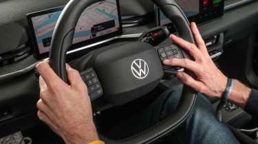 Volkswagen ID.3 Neo - hands