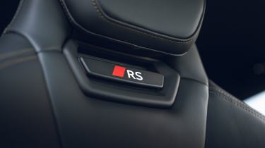 New Audi RS e-tron Performance - front seats 