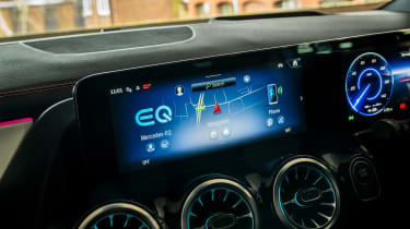 Mercedes EQA - screen