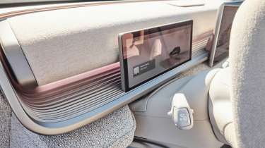 Volkswagen ID. Cross Concept - screen