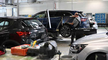 Renault ReFactory - technician working on bodywork