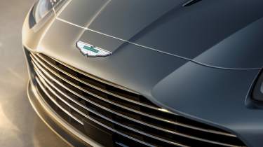 Aston Martin Vanquish 25 - grille
