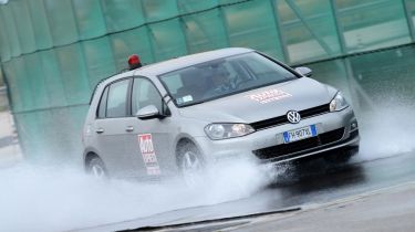 VW Polo aquaplaning