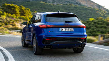 Audi SQ5 - rear cornering