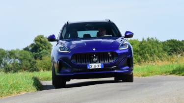 Maserati Grecale Folgore - front cornering