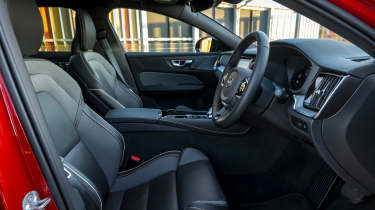 Volvo V60 - front seats