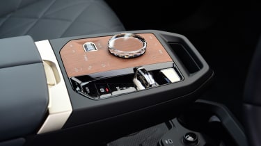 BMW iX M60 - gear selector