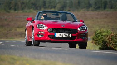 Fiat 124 Spider - full front