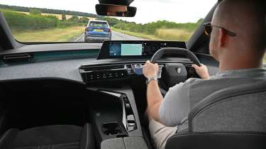 Peugeot 5008 - driving 