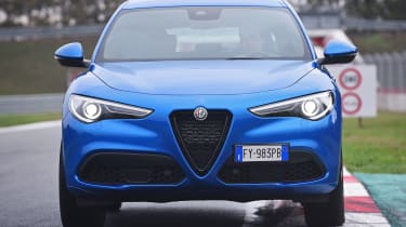 Alfa Romeo Stelvio - front static