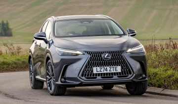 Lexus NX - front cornering